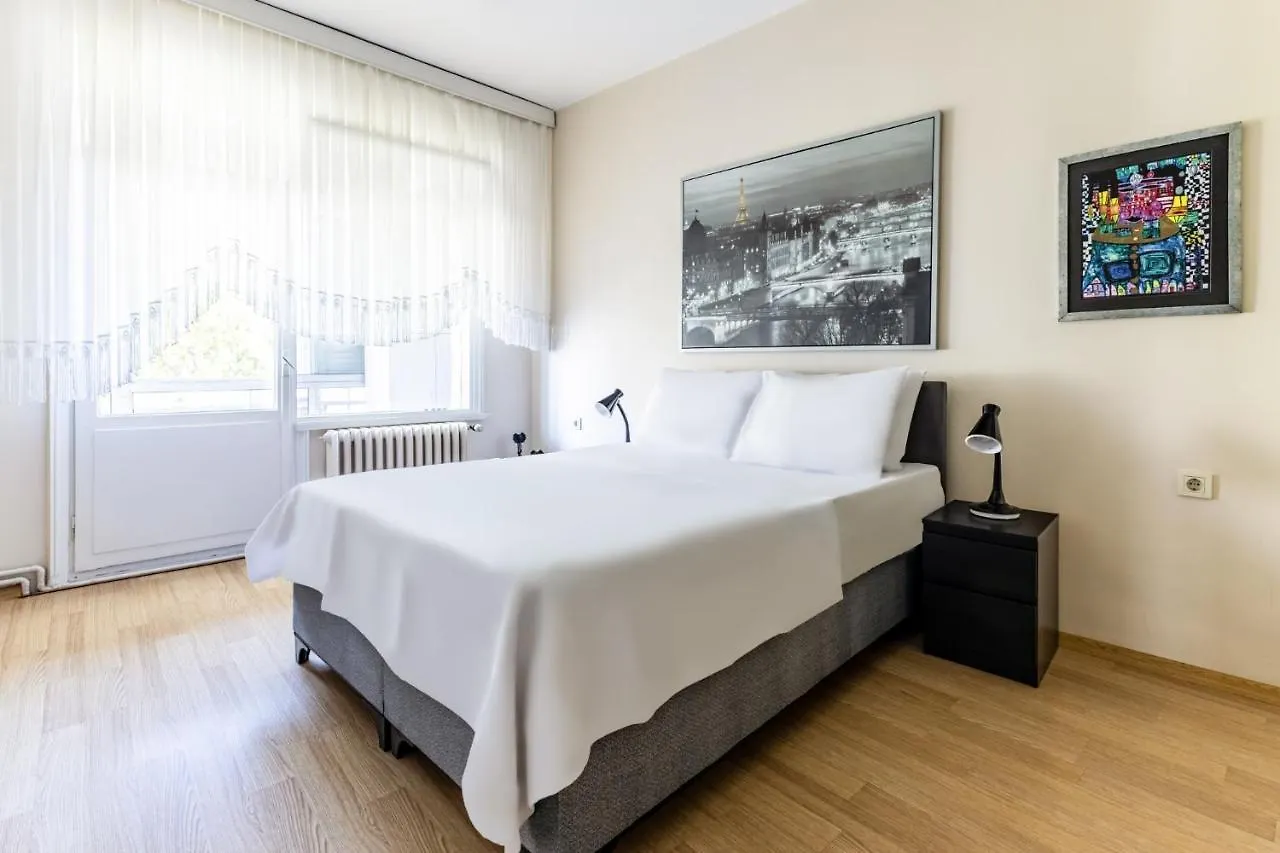 Spacious Flat W Balcony 3 Min To Kadikoy Square Stambuł 0*,